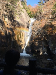 虹のかかる仙娥滝